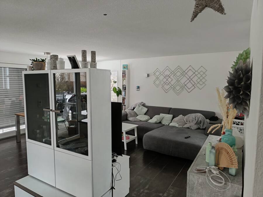 Wohnzimmer in Oberentfelden vor der Umgestaltung